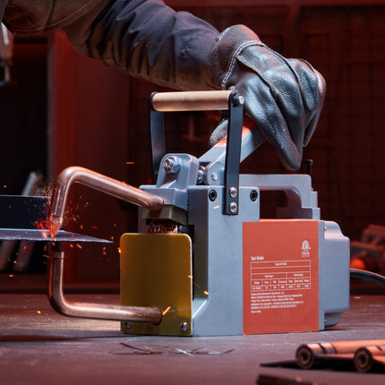 VEVOR draagbare puntlasmachine, 1/8" dikke puntlasmachine met 1,5 kVA invoercapaciteit, lastippistool, puntlasmachine voor metalen platen voor koolstofstaal, roestvrij staal, aluminiumplaat