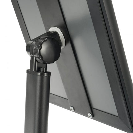 VEVOR informatiestandaard met metalen voet 279 x 216 mm informatiestandaard verstelbare kijkhoek via draaiknop posterstandaard, robuuste vloerstaande bordhouderstandaard voor displays, reclame