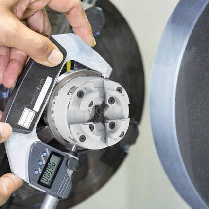 VEVOR KP96 klauwplaat 4-klauw φ96 mm klauwplaat gemaakt van 45 # klembereik 32-70 mm boorkop interne draad M33 x 3,5 TPI nauwkeurigheid uitlijning draaibank ≤0,3 mm draaibank klauwplaat