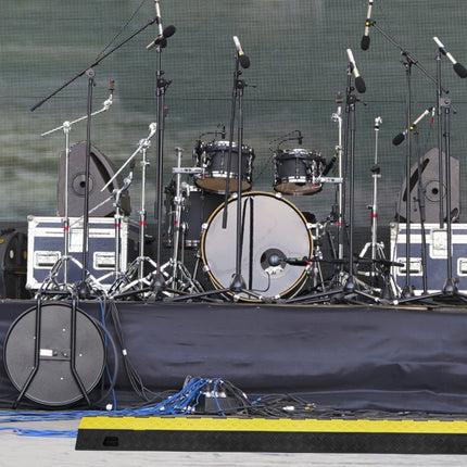 VEVOR set van 5 2-kanaals kabelbescherming oprit kabelbrug van TPU & TPR slangbrug 91,8 x 25 x 4,3 cm overloopbeveiliging 10000 kg (per as) draagvermogen kabeloprit antislip ontwerp ideaal voor parkeerplaatsen