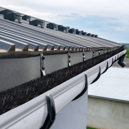 VEVOR dakgootborstel 4,6 m totale lengte φ110 mm dakgootreinigingsgereedschap bladbeschermer voor 5" dakgoot verwijdert gemakkelijk bladeren en vuil van het dak, 5 stuks