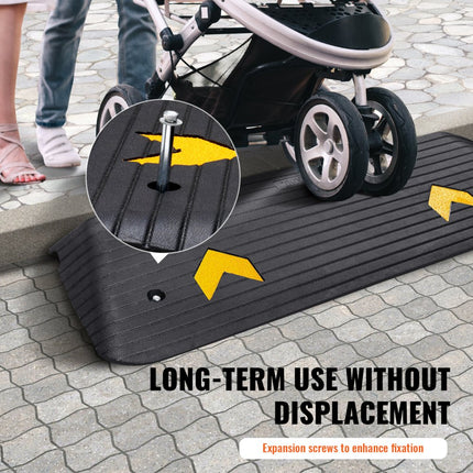 VEVOR drempeloprijplaat massief rubberen deur drempeloprijplaat 15 ton draagvermogen oprijplaat met goot 111x40,6x5cm rolstoeloprijplaat oprijplaat rubberen oprijplaat ideaal bij oneffen bodem stoepranden